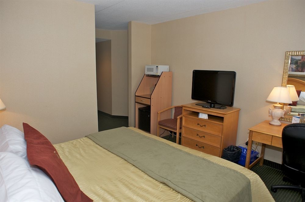 Monte Carlo Inn Airport Suites Mississauga Exterior foto